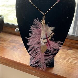 Elegant Feather Pendant Necklace